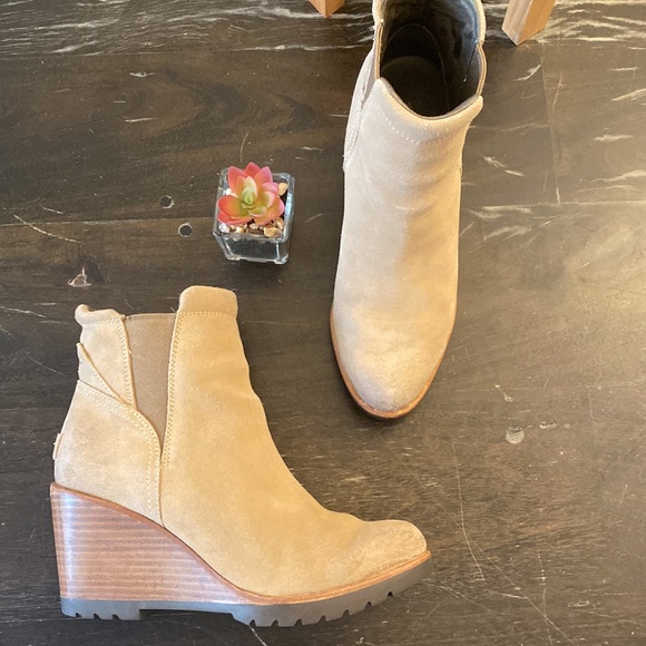 SOREL | After Hours Chelsea Tan Wedge Ankle Suede Boot women’s 8 - Picture 6 of 13